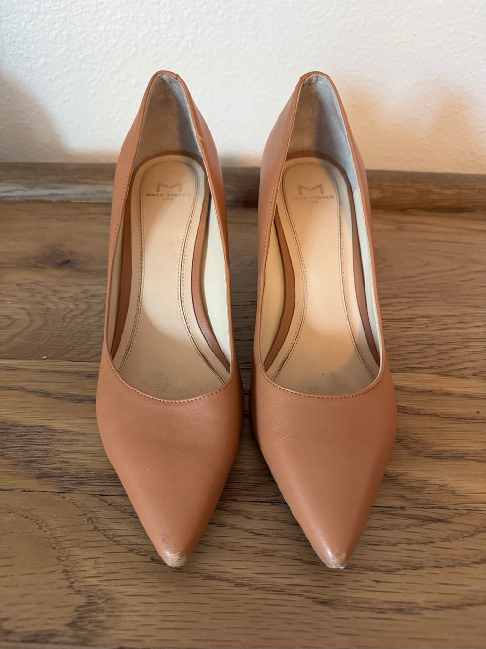 Marc Fisher Peachy Tan Pointed-Toe Leather Pumps size 7